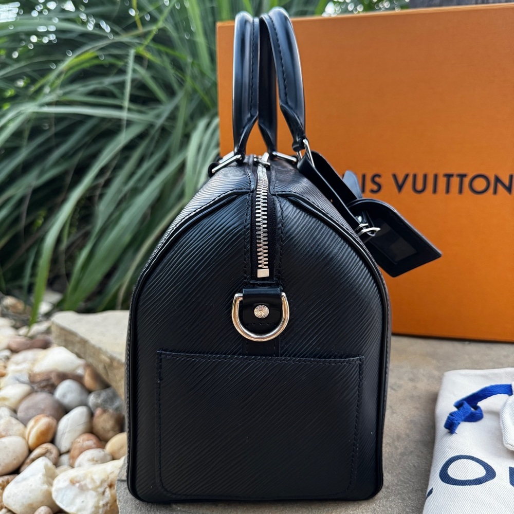 Louis Vuitton Black Epi Leather Speedy Bandouliere 25 Bag - Picture 6 of 14